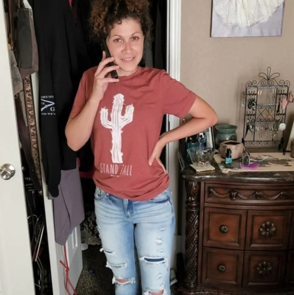 Meet your Posher, Christina - Picture 2 of 4